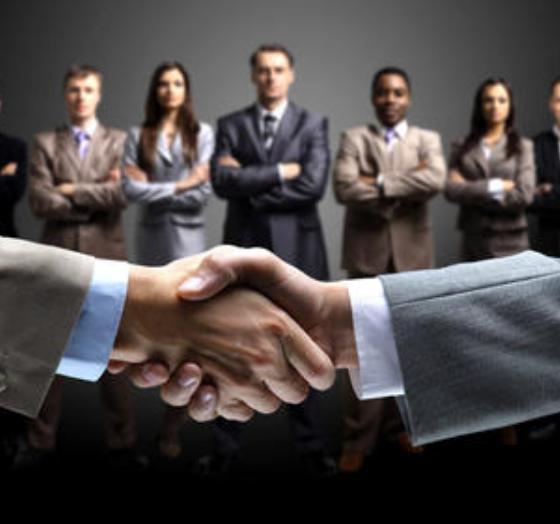 電子商務(wù)與商務(wù)信息咨詢 數(shù)字時(shí)代的商業(yè)雙引擎